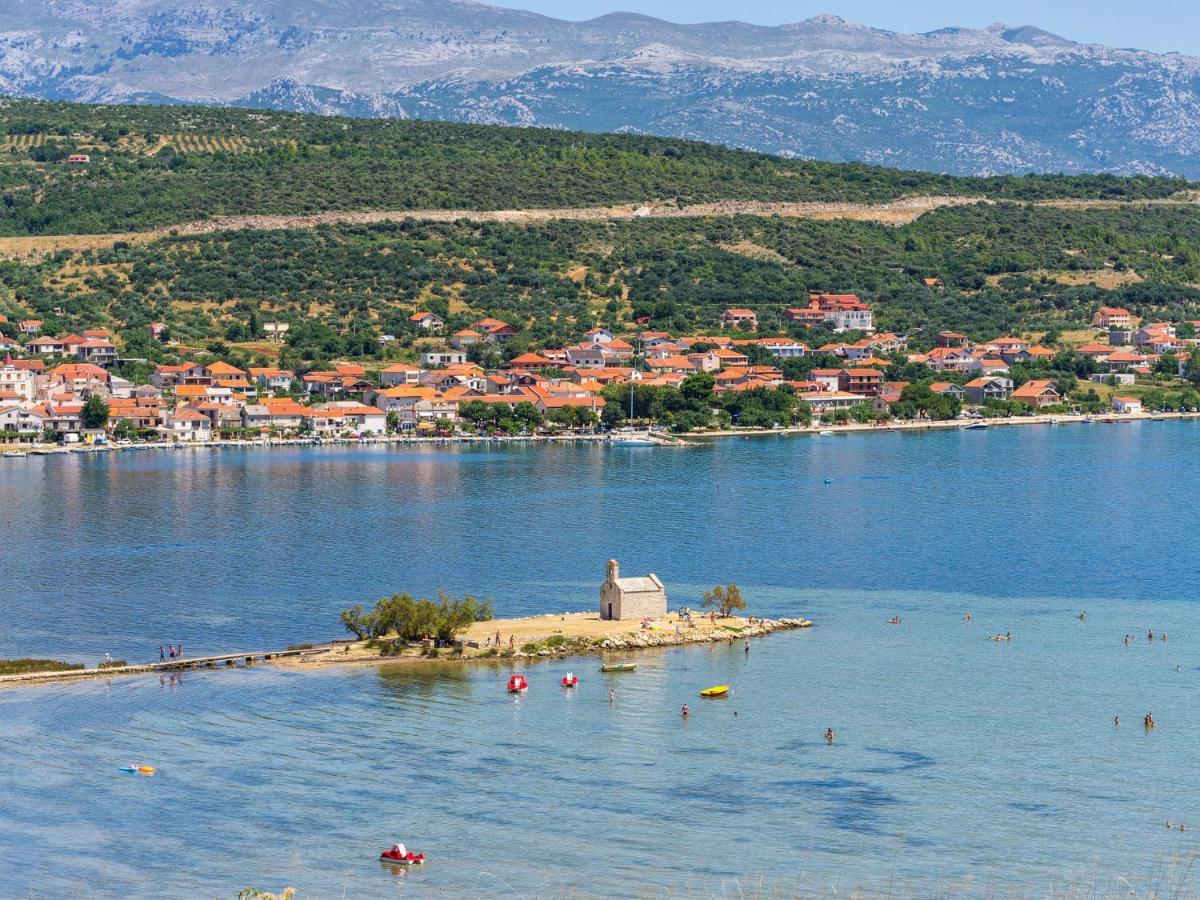 Vacation House Loreta Sveti Rok Экстерьер фото
